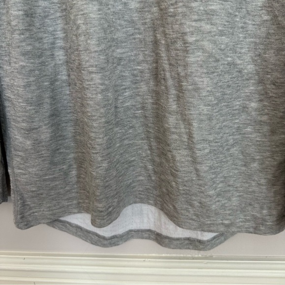 ColdPruf Women’s Gray Long Sleeve Crew Neck Hi/Lo Wool Blend Top Sz L GUC - Picture 6 of 7